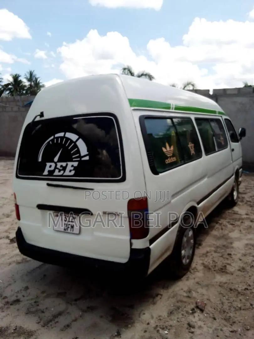 Toyota HiAce 2002 White
