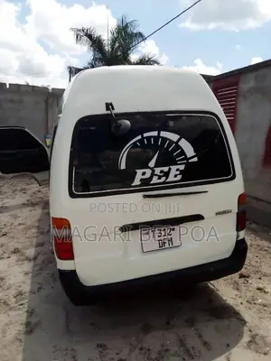 Toyota HiAce 2002 White