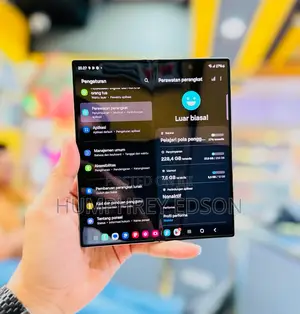 New Samsung Galaxy Z Fold6 256 GB Gold