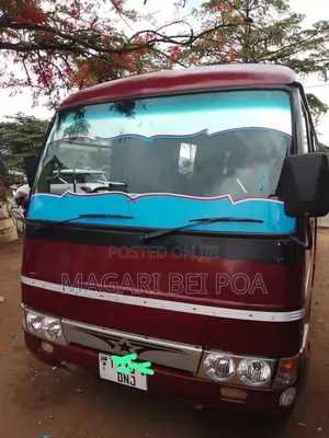 Mitsubishi Fuso Rosa 2005 Red