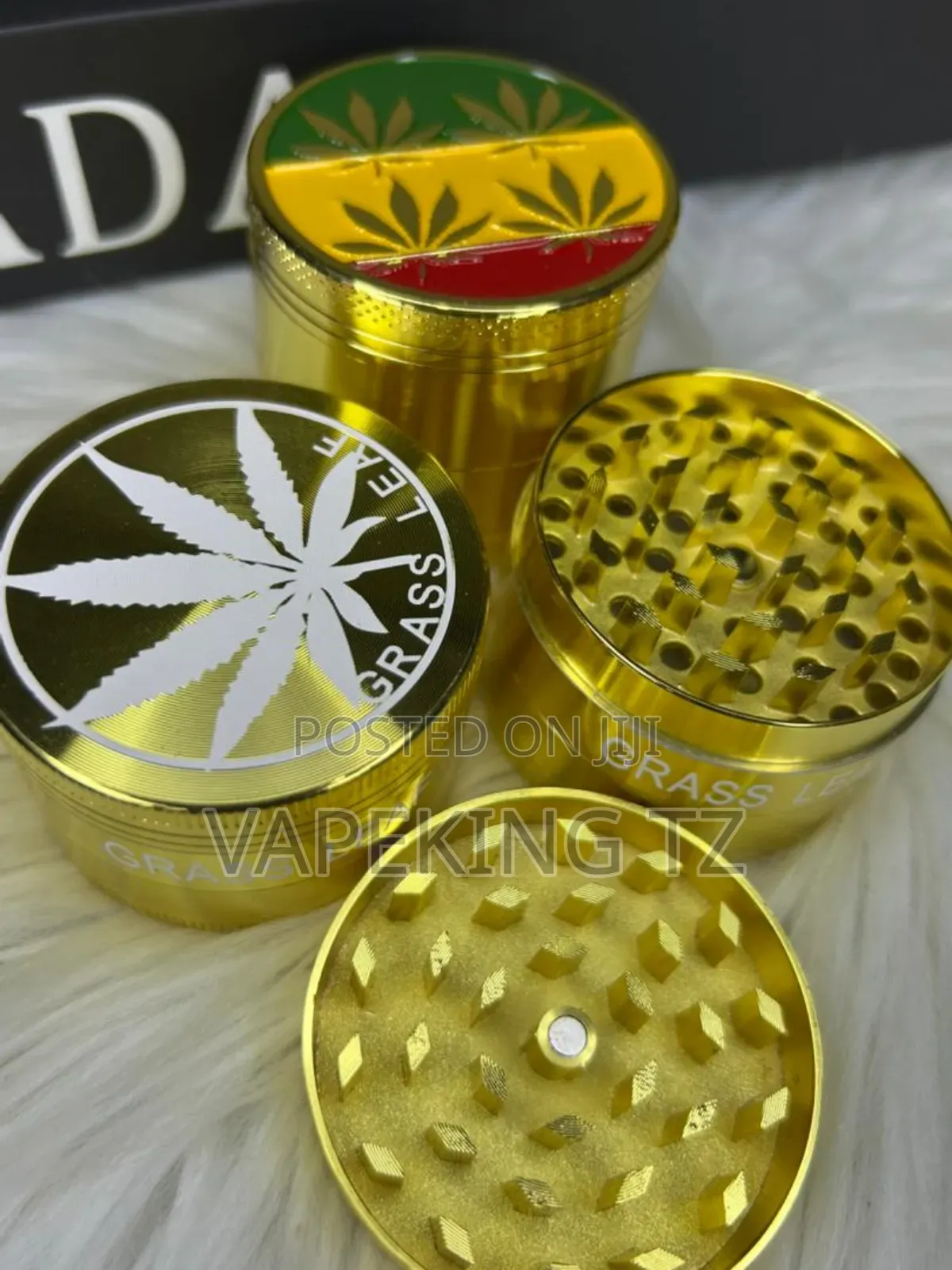 Metal Gold Rasta Grinder
