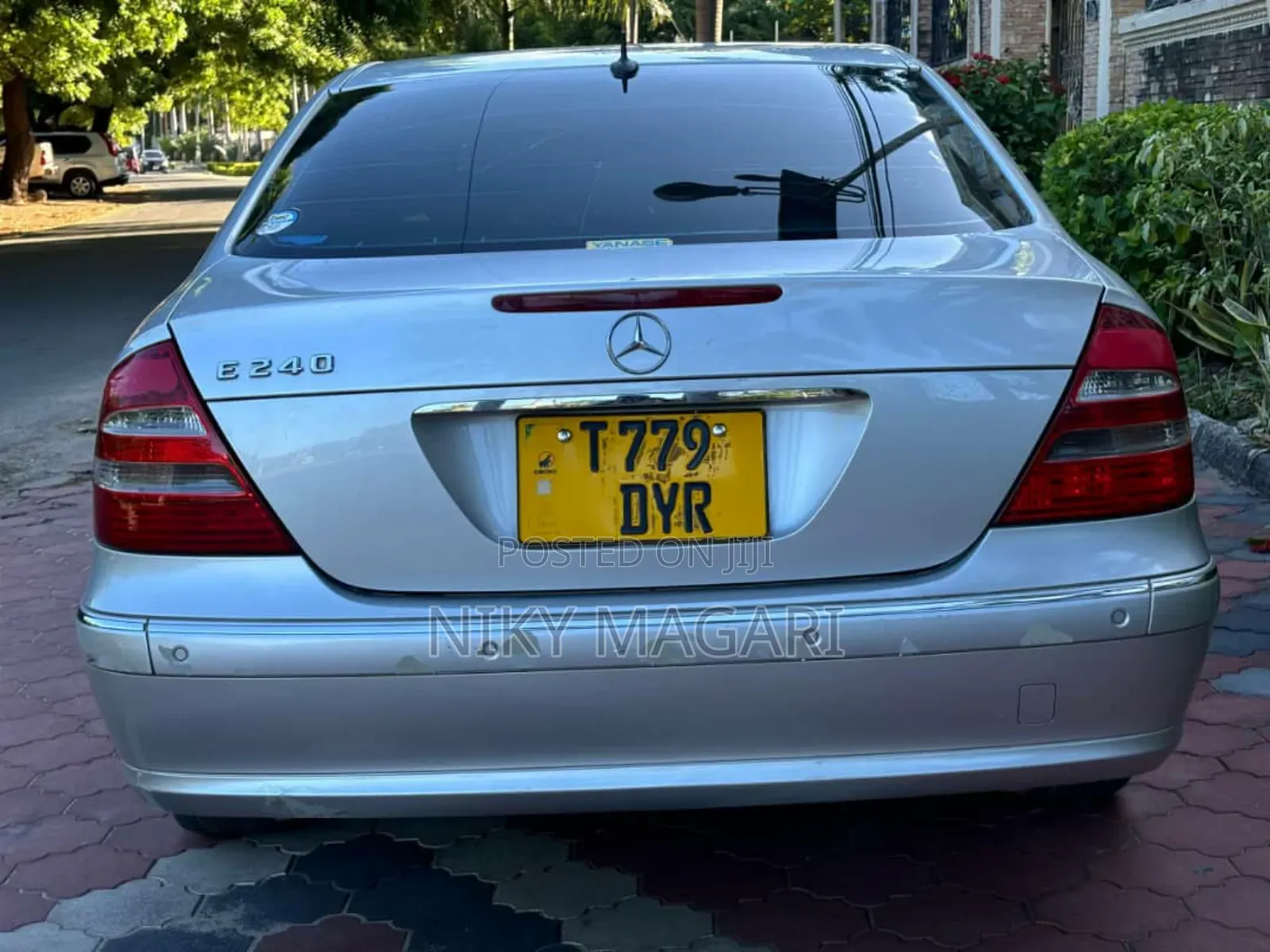 Mercedes-Benz E240 2005 Silver