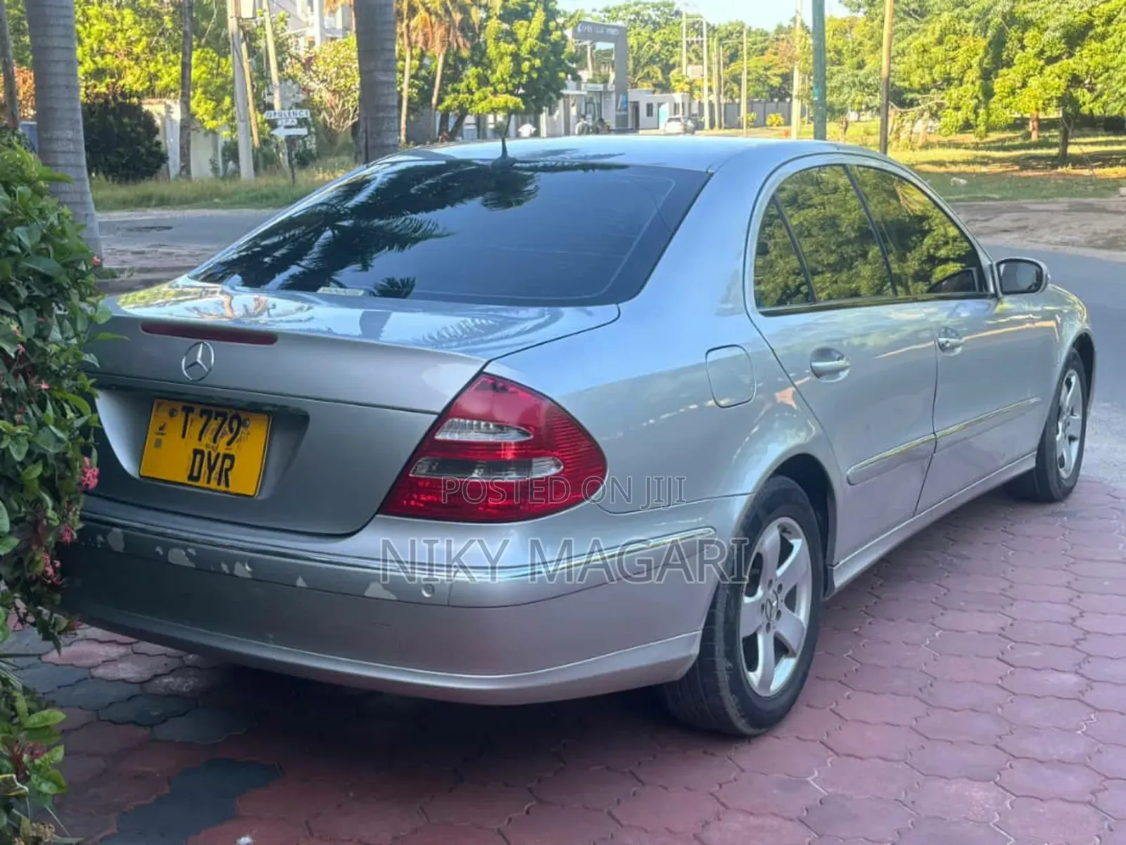 Mercedes-Benz E240 2005 Silver