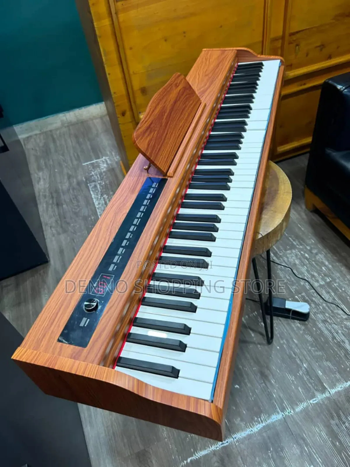 Digital Piano With Sustain Pedal (Keys 88)