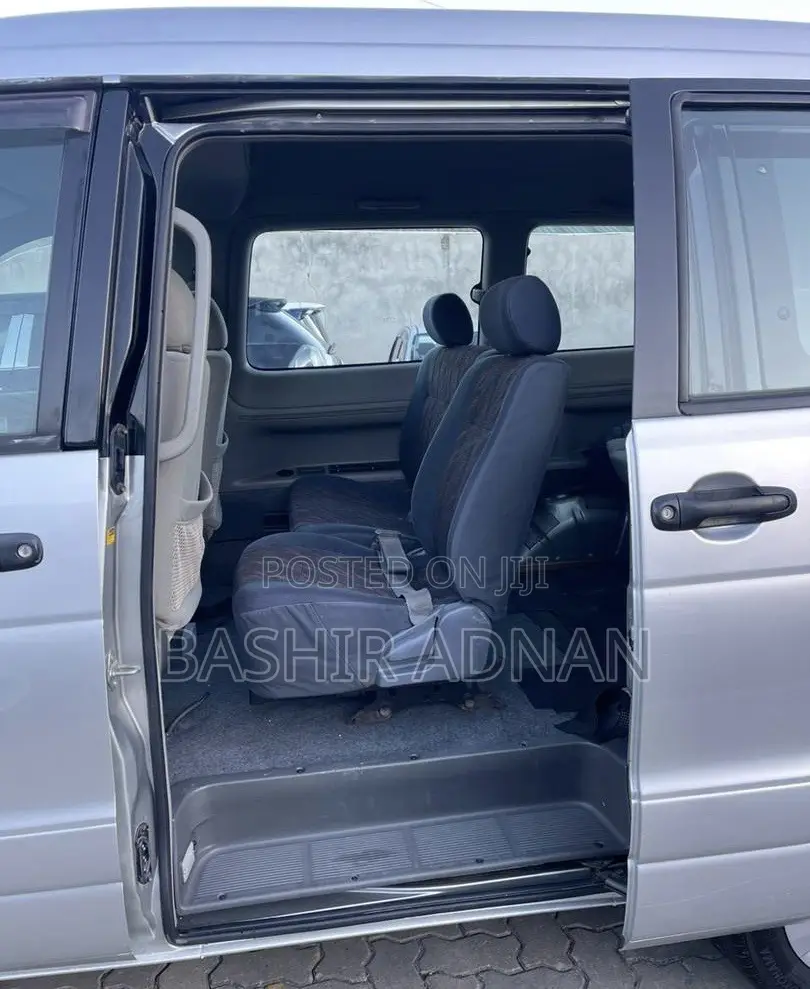 Toyota Noah 2.0 FWD (8 Seater) 2001 Silver
