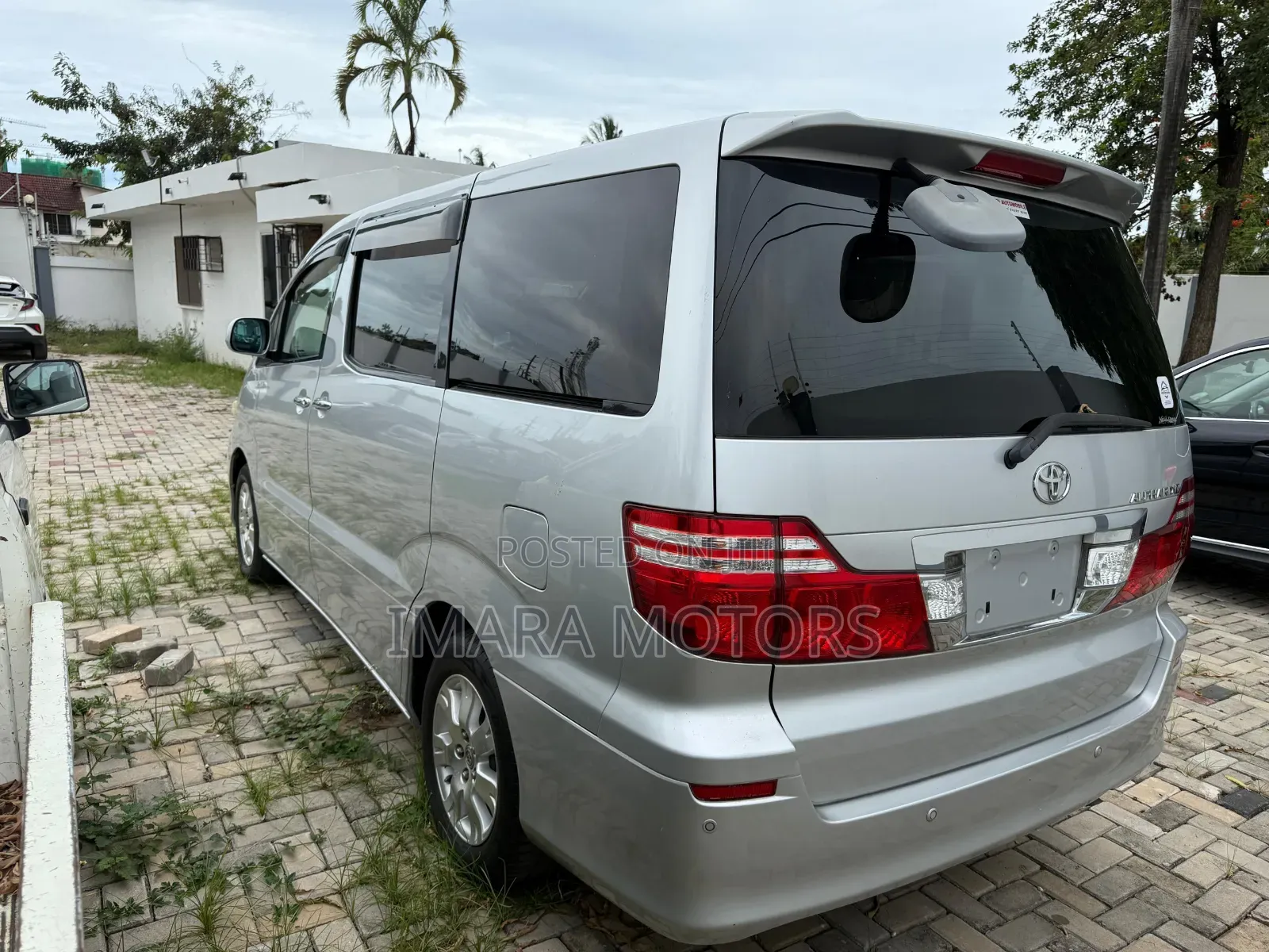 Toyota Alphard 2005 Silver