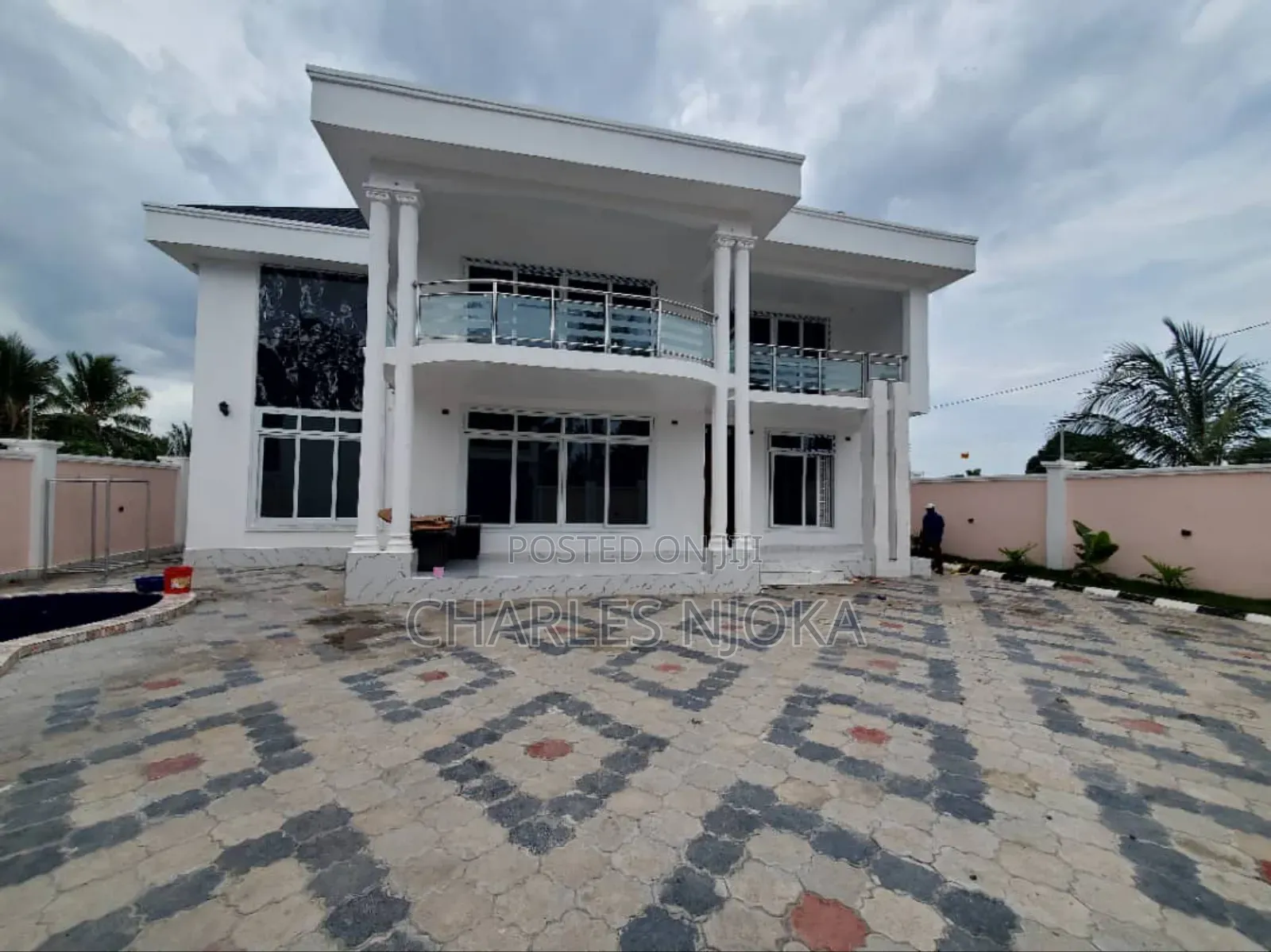 7bdrm Block of Flats in Tanzania Dare Salaam for sale