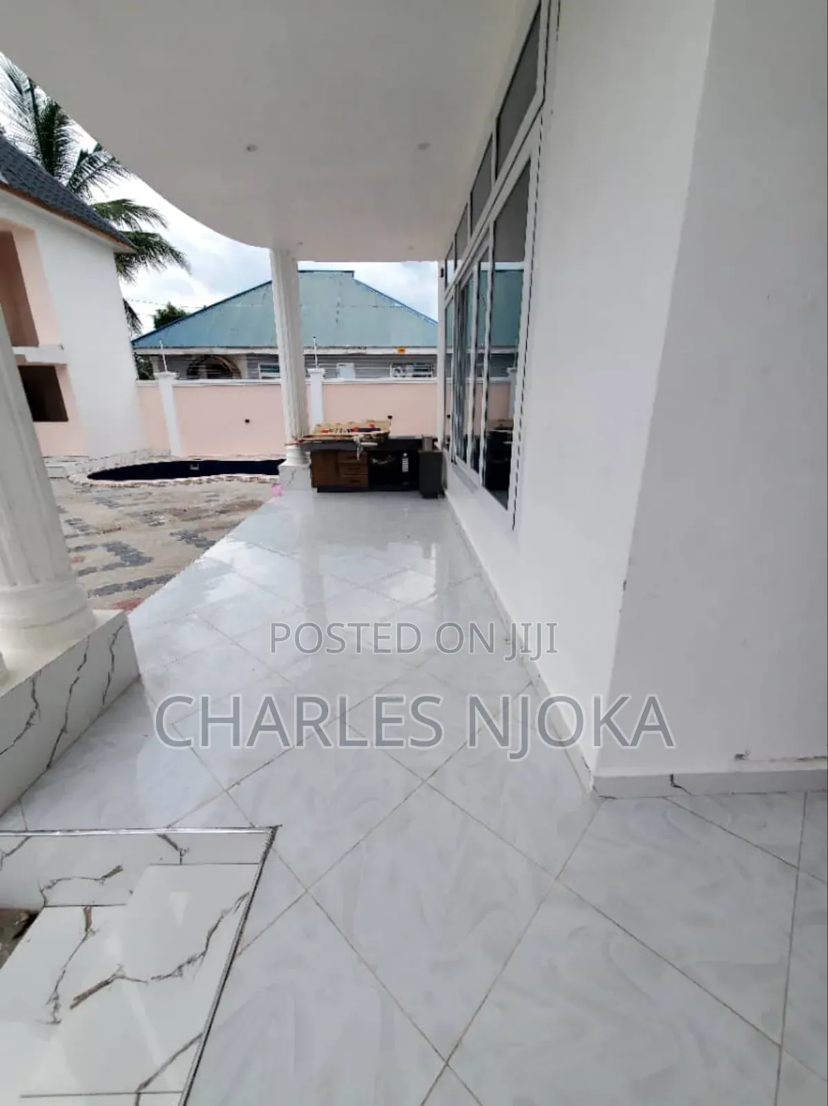 7bdrm Block of Flats in Tanzania Dare Salaam for sale