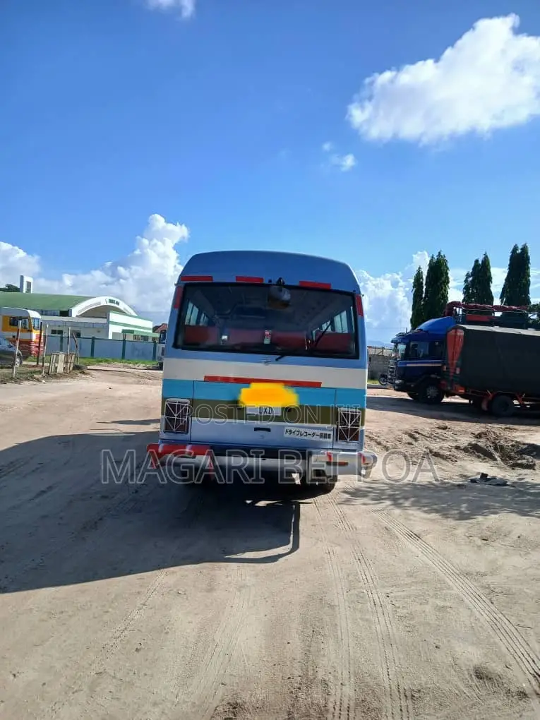 Nissan Civilian 2005 Blue