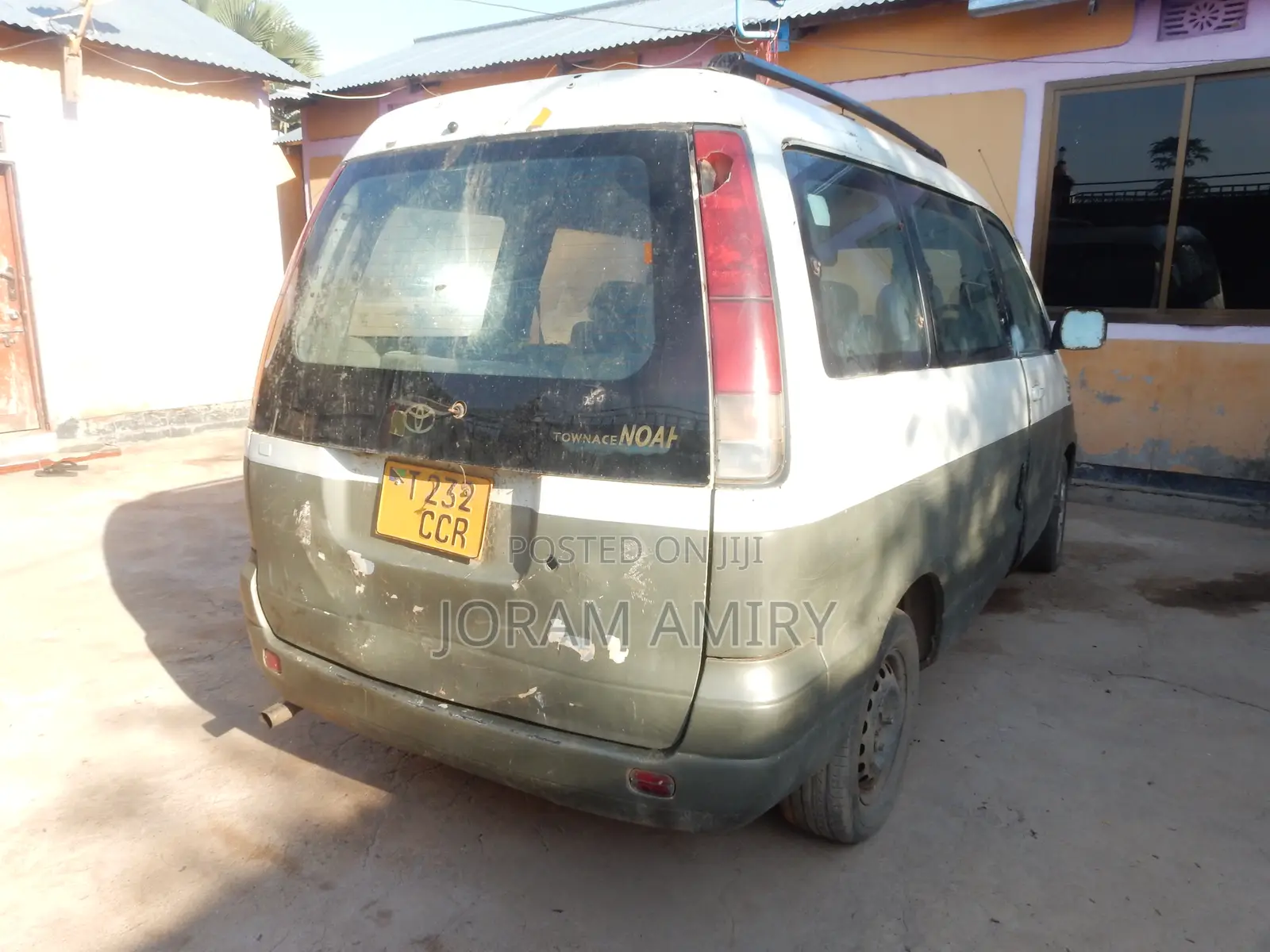 Toyota Noah 2.0 AWD (8 Seater) 2004 Gray