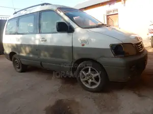 Toyota Noah 2.0 AWD (8 Seater) 2004 Gray