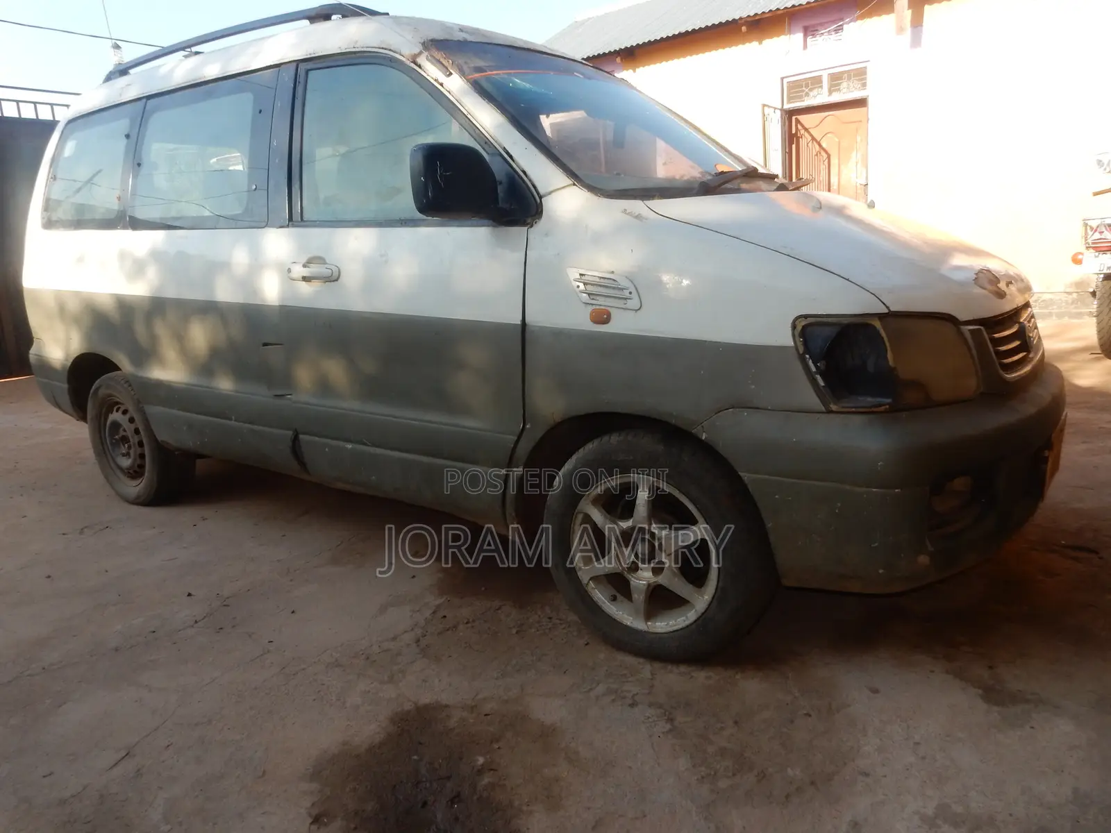 Toyota Noah 2.0 AWD (8 Seater) 2004 Gray