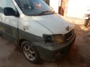 Toyota Noah 2.0 AWD (8 Seater) 2004 Gray