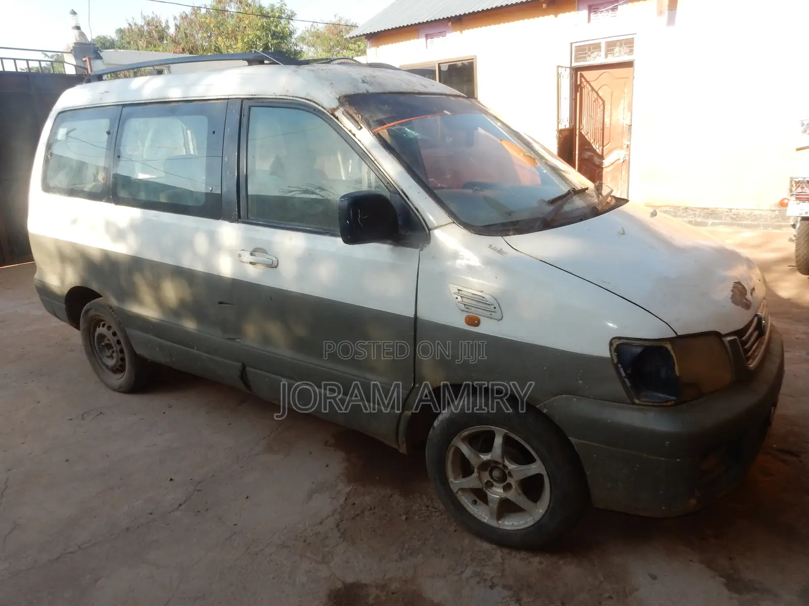 Toyota Noah 2.0 AWD (8 Seater) 2004 Gray