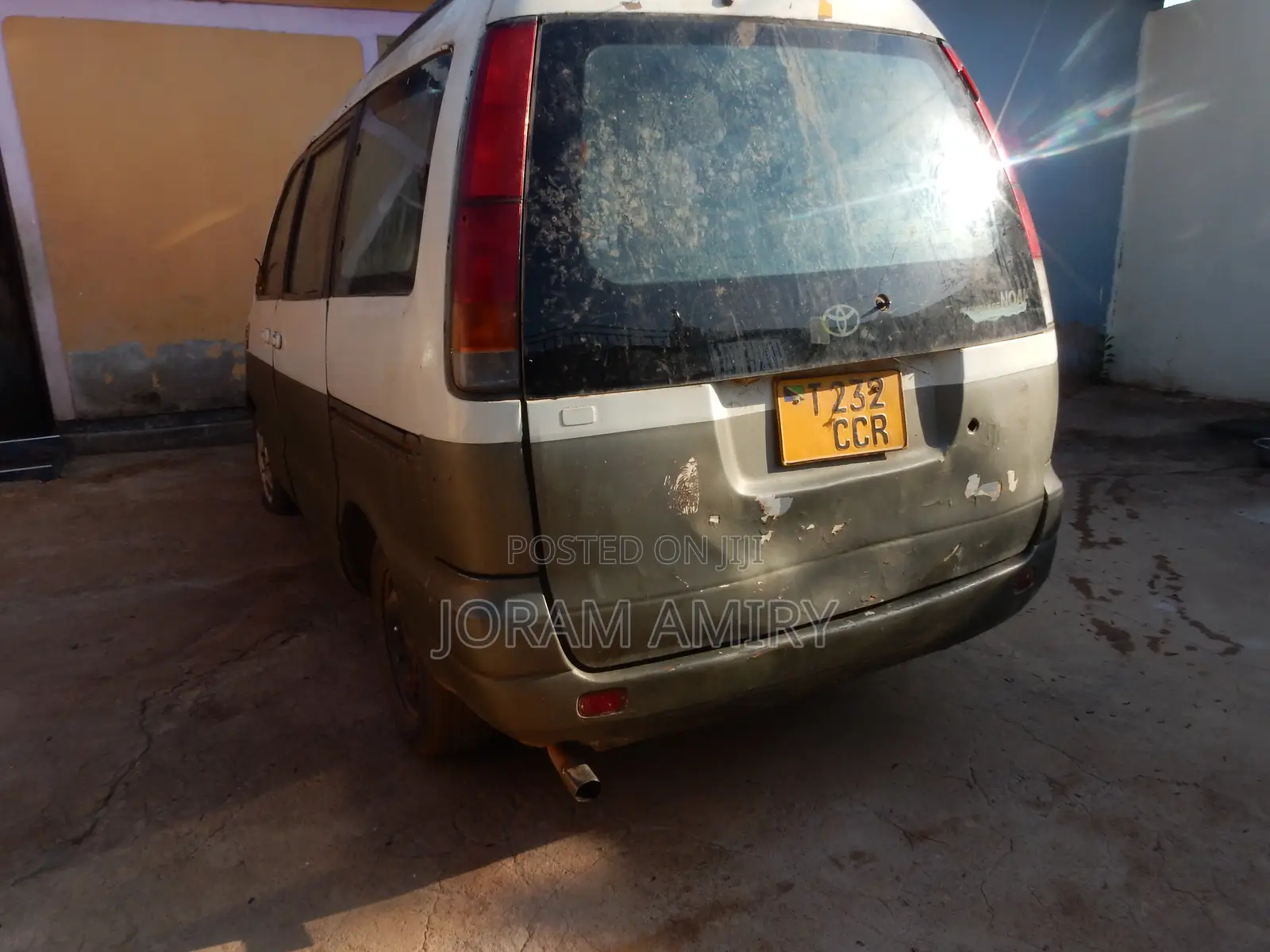 Toyota Noah 2.0 AWD (8 Seater) 2004 Gray