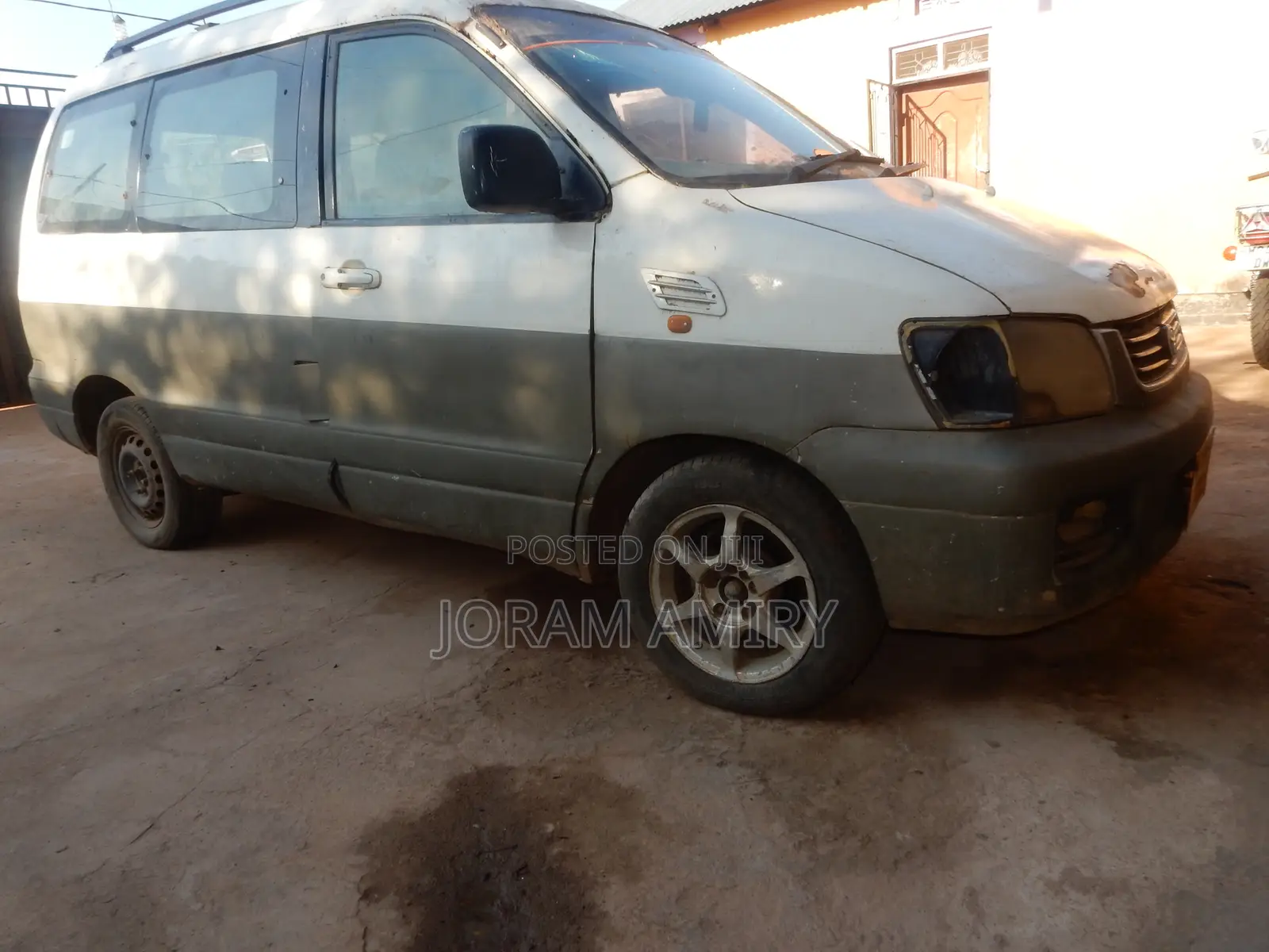 Toyota Noah 2.0 AWD (8 Seater) 2004 Gray