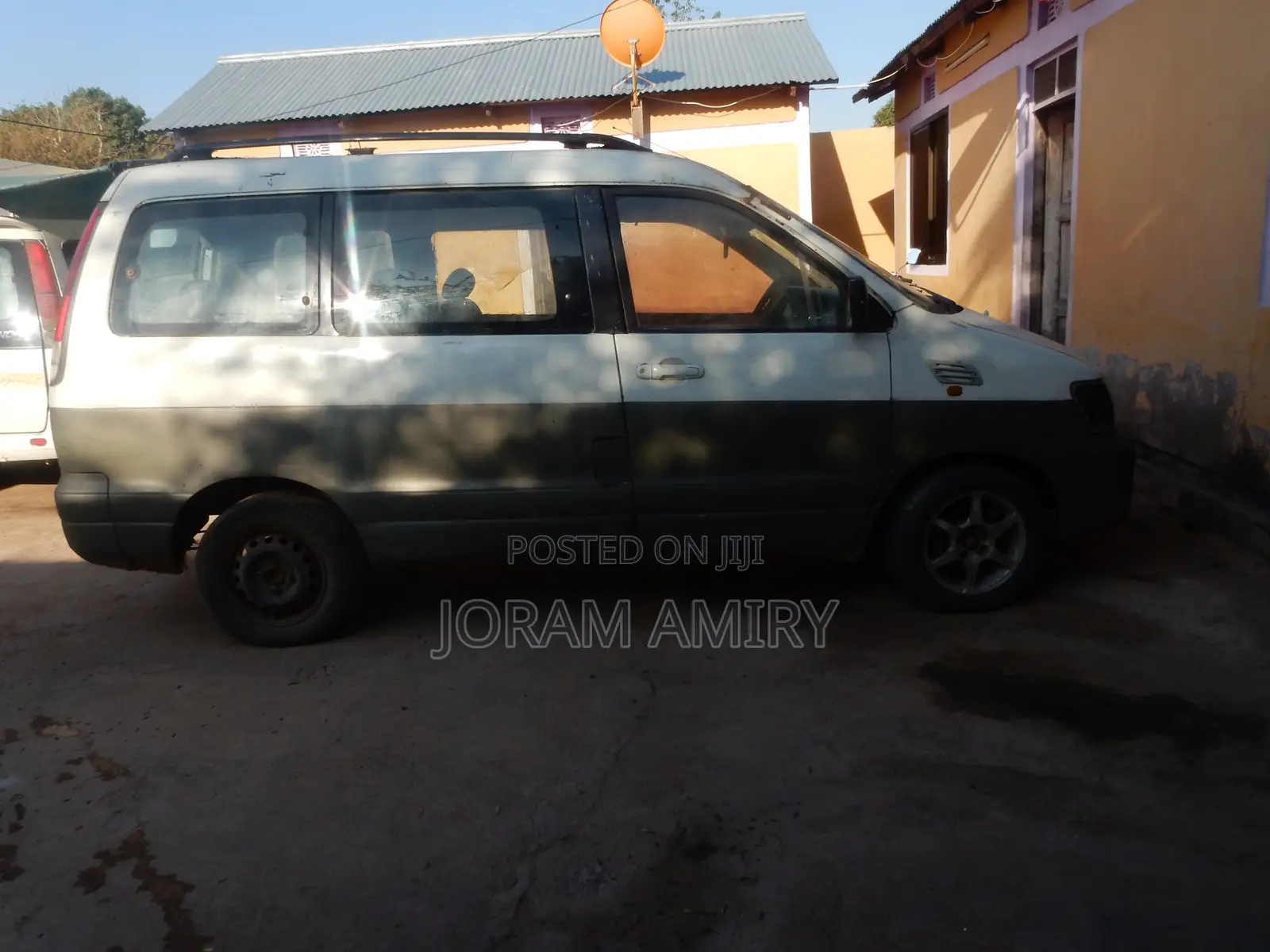 Toyota Noah 2.0 AWD (8 Seater) 2004 Gray