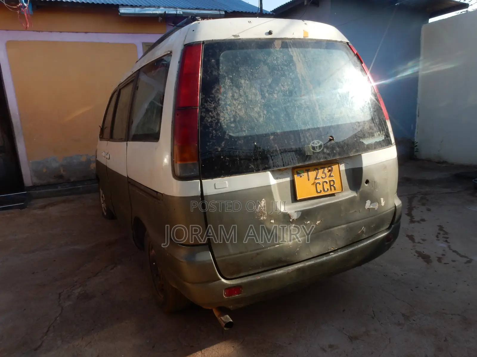 Toyota Noah 2.0 AWD (8 Seater) 2004 Gray