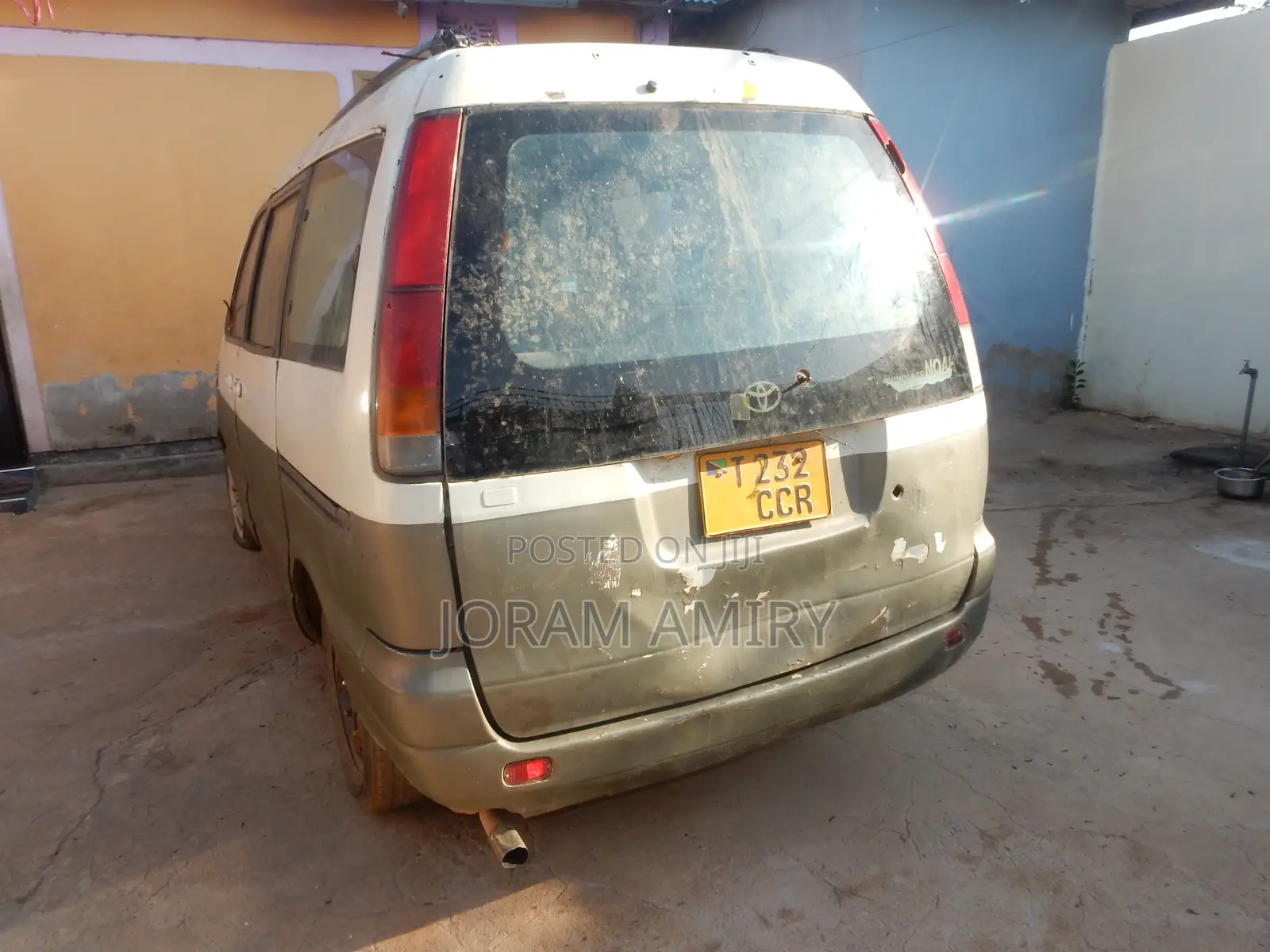 Toyota Noah 2.0 AWD (8 Seater) 2004 Gray