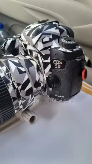 5D Mark Iii With Lens 70-200mm