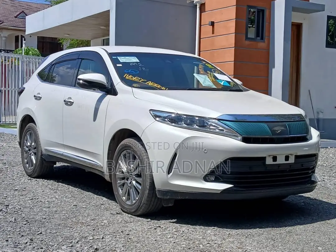 Toyota Harrier 2.0 2018 White