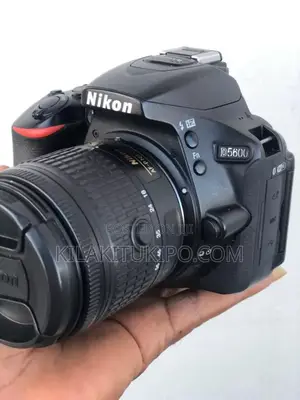Nikon D5600 Camera With Lens