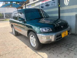 Toyota RAV4 1999 Blue