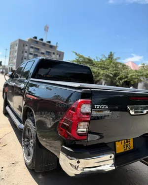 Toyota Hilux 2020 Black
