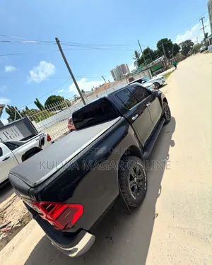 Toyota Hilux 2020 Black