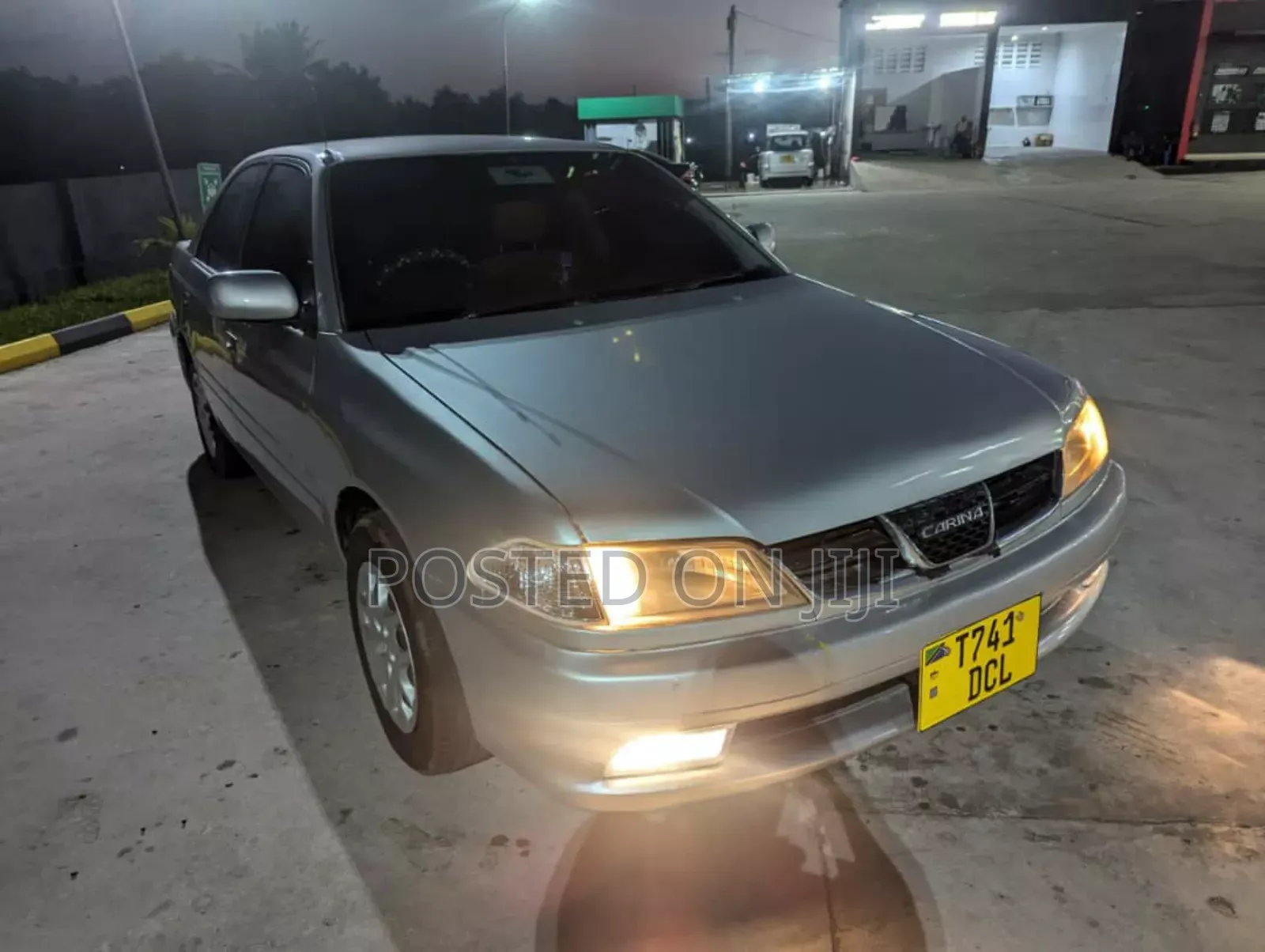 Toyota Carina 2000 Silver