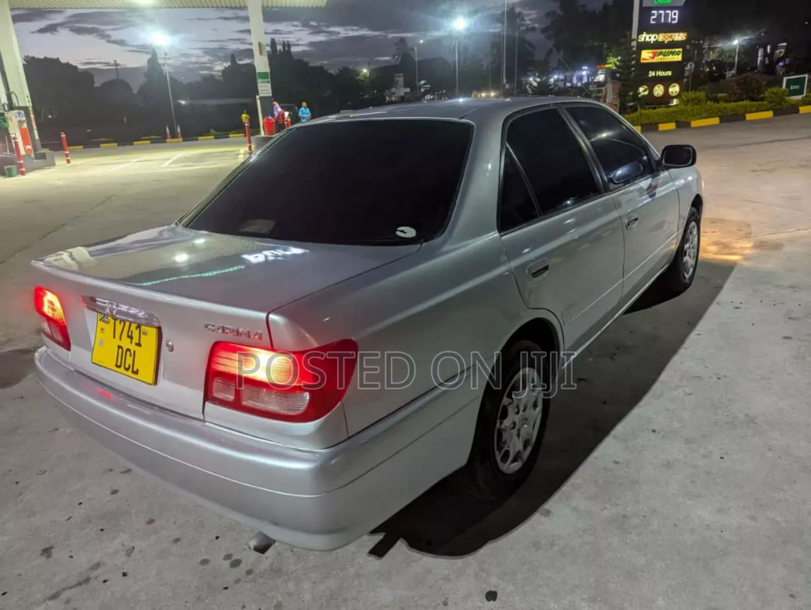 Toyota Carina 2000 Silver