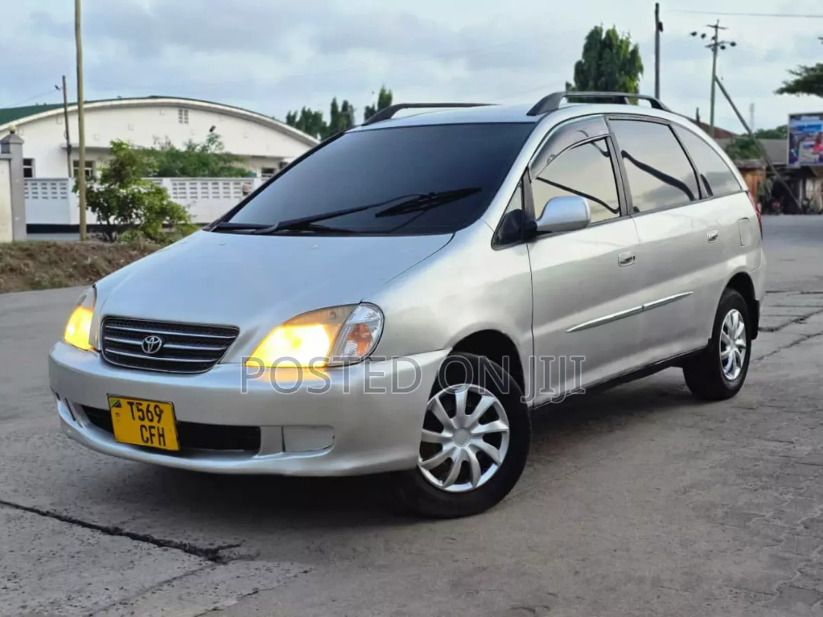 Toyota Nadia 2000 Silver