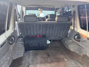 Toyota Land Cruiser 2000 White