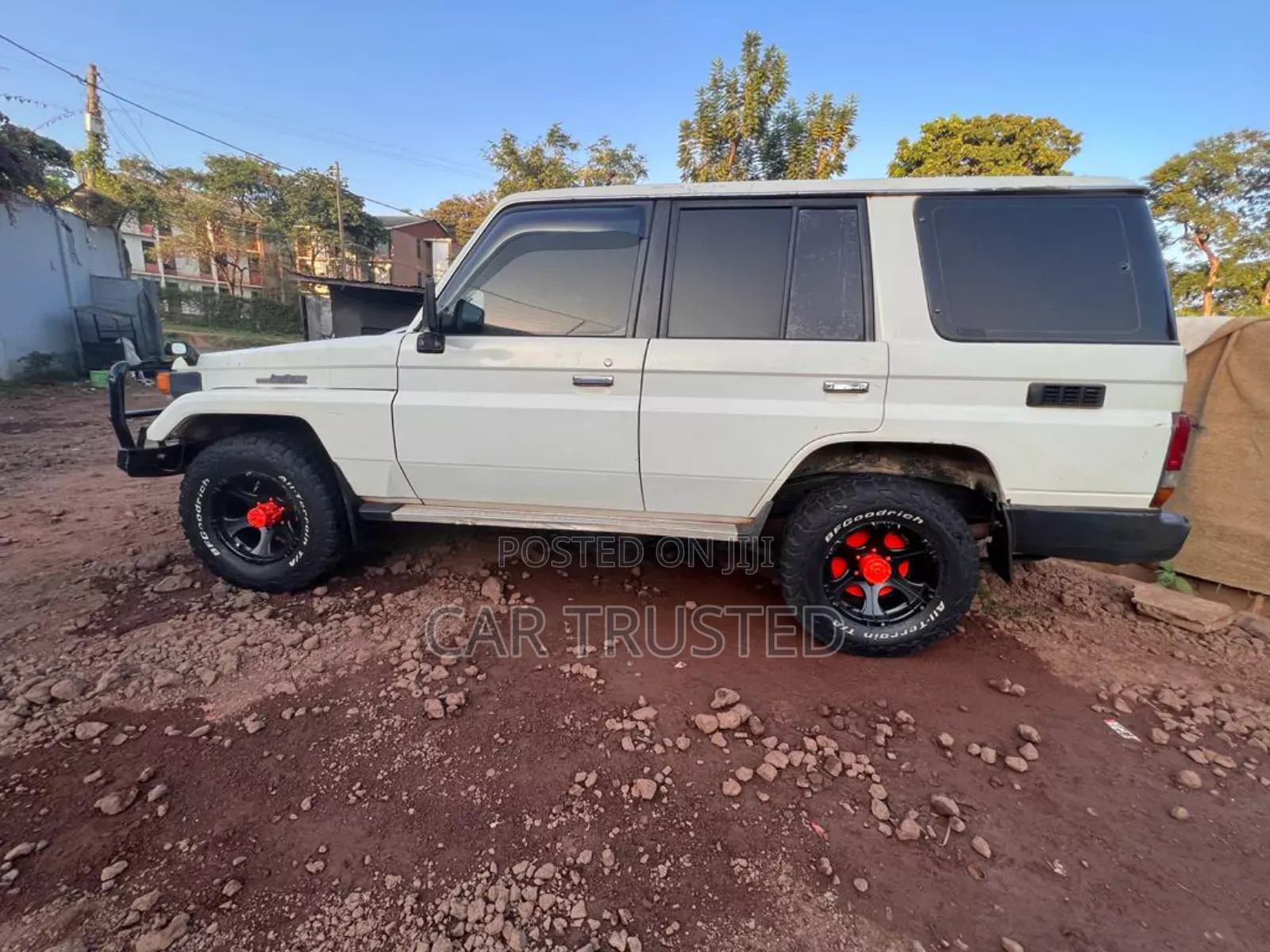 Toyota Land Cruiser 2000 White