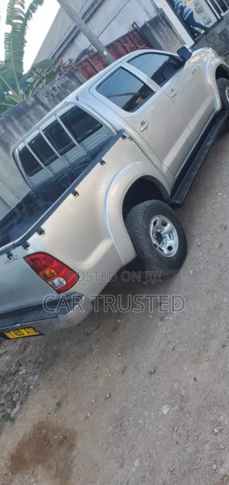 Toyota Hilux 2.5 D-4D 4X4 SRX 2011 Silver