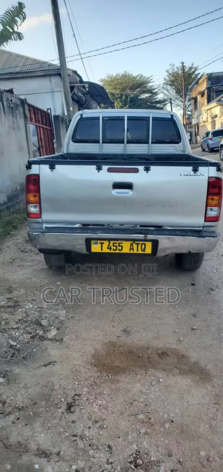 Toyota Hilux 2.5 D-4D 4X4 SRX 2011 Silver