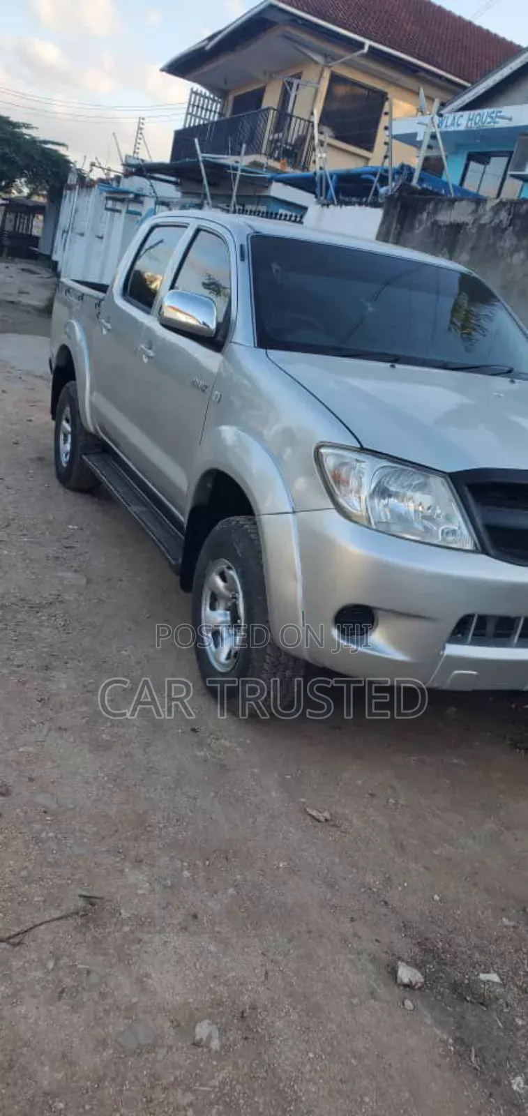 Toyota Hilux 2.5 D-4D 4X4 SRX 2011 Silver