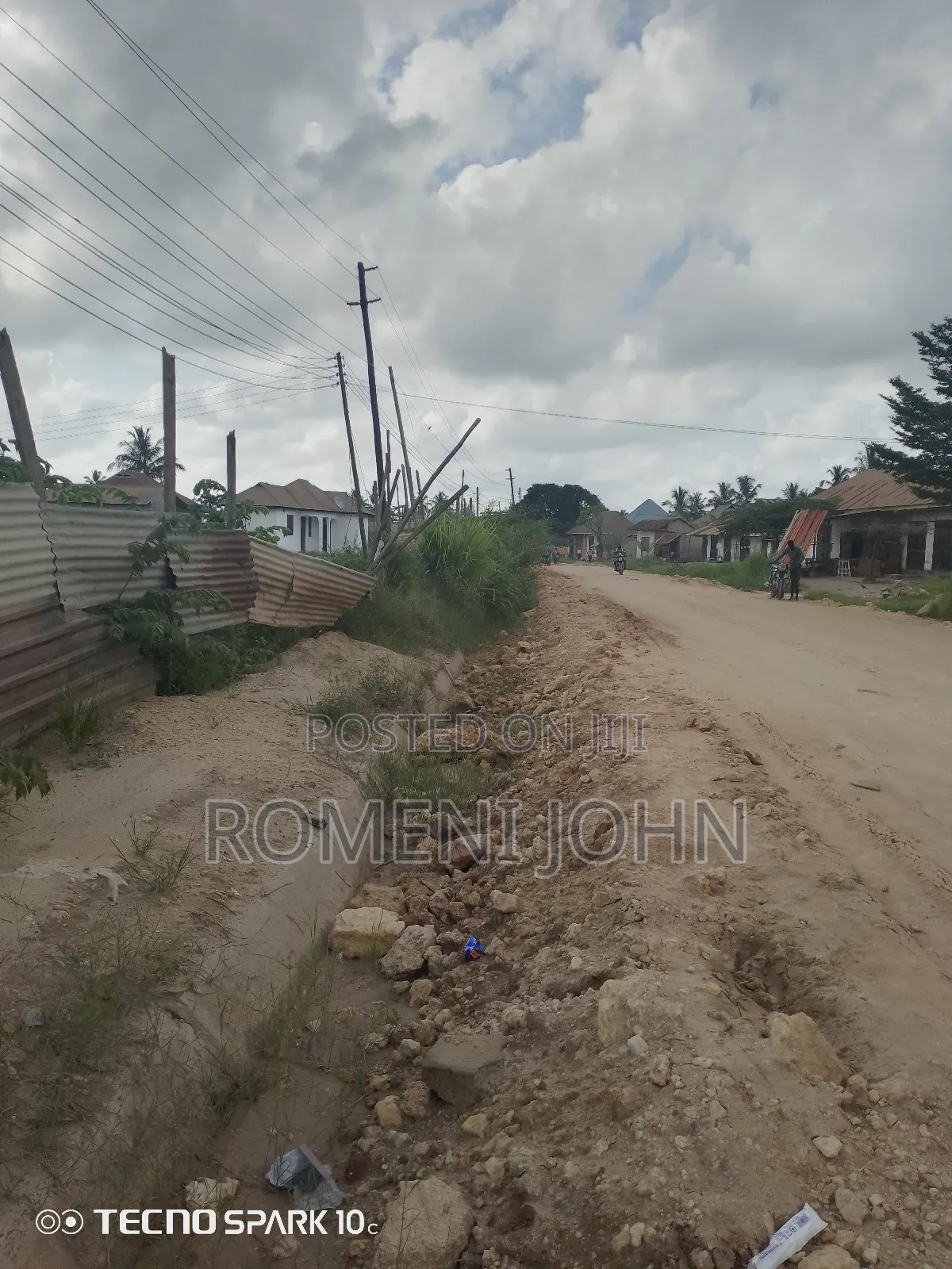 Eneo La Kibiashara Linauzwa Milioni 250 Majohe Kichangani.