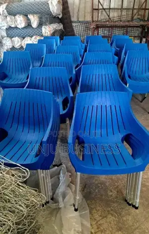 Viti Vya Plastic Vyenye Miguu Ya Chuma