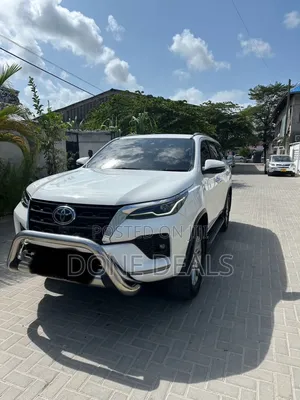Toyota Fortuner 2022 White