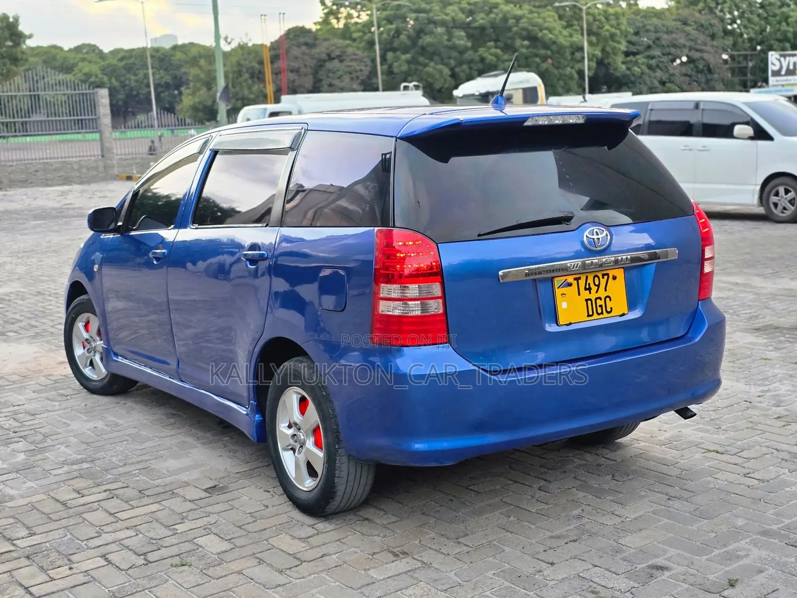 Toyota Wish 2005 Blue