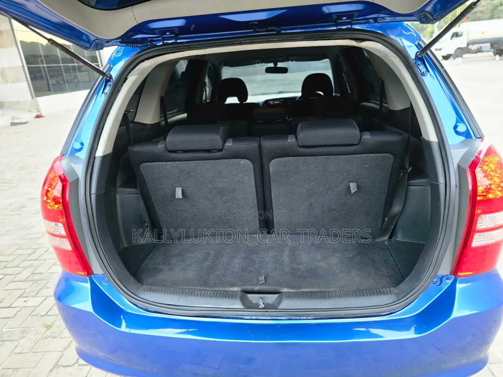 Toyota Wish 2005 Blue