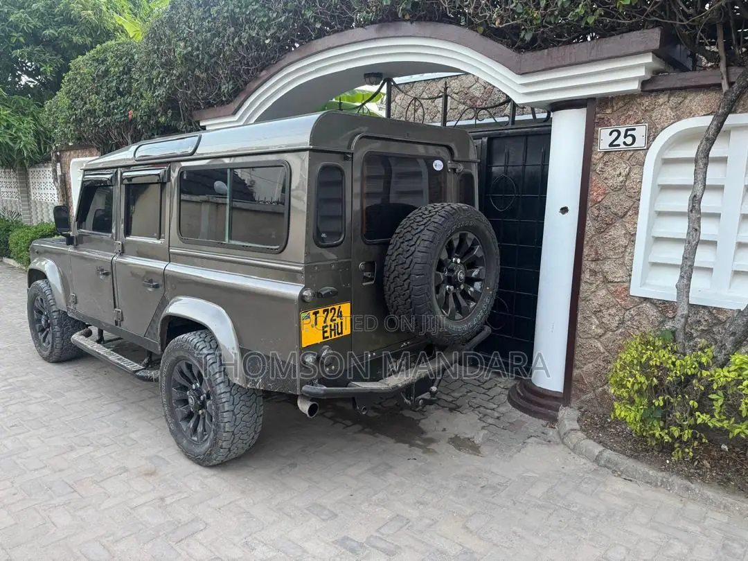 Land Rover Defender 2015 Gray