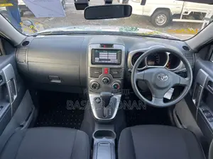 Toyota Rush 1.5 RWD 2008 Silver