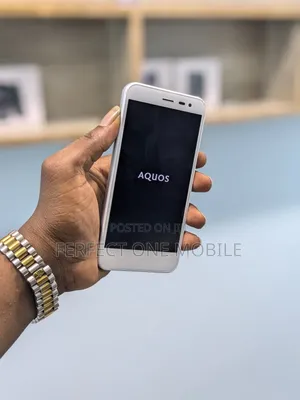 Sharp Aquos Sense SHV40 32 GB White