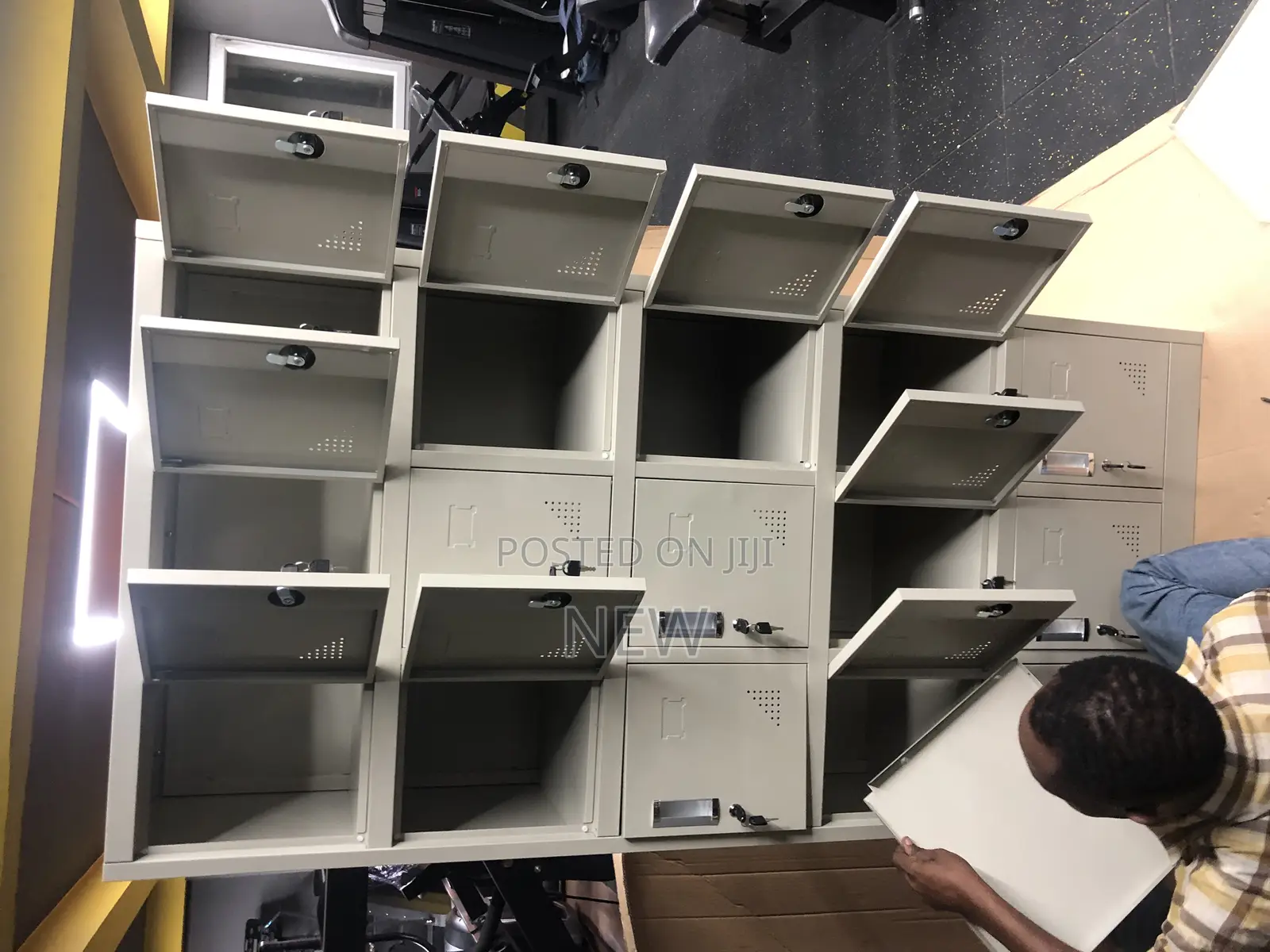 Lockers 15 Doors