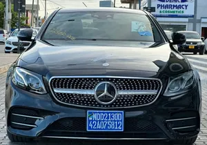 Mercedes-Benz E200 2017 Black