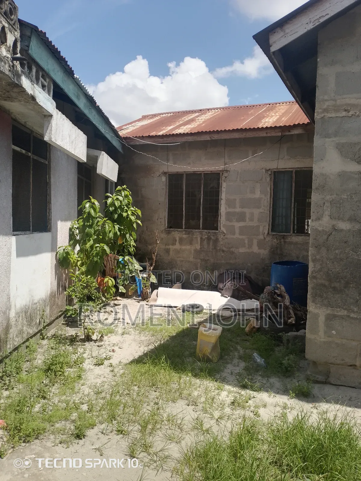16bdrm Apartment in Tanzania Daresalaam, Ilala for sale