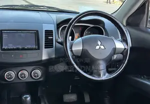 Mitsubishi Outlander 2011 Pearl