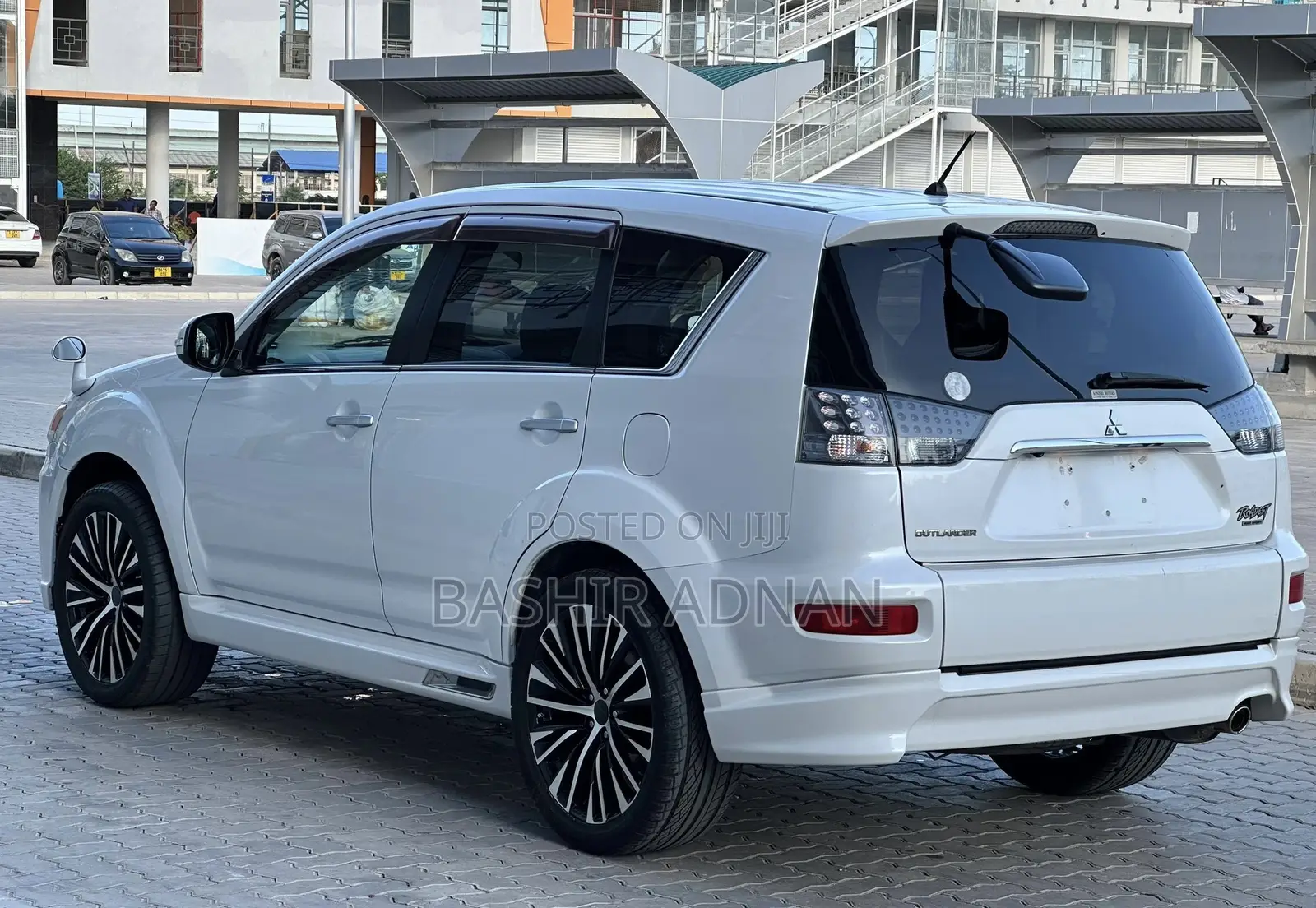 Mitsubishi Outlander 2011 Pearl